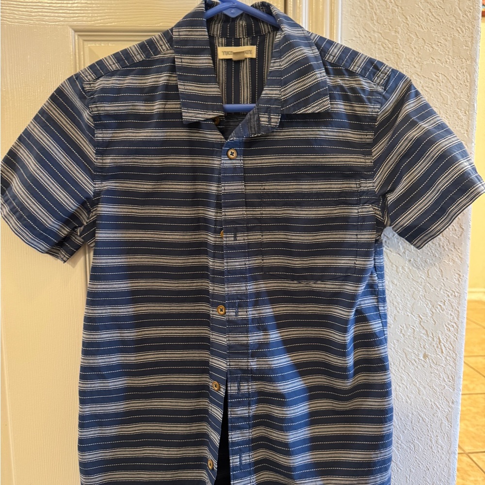 Tucker and Tate voice short sleeve button down